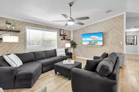 Living - 29127 Violet Dr, Big Pine Key, FL 33043 photo 1 of 2