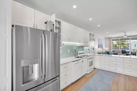 501 E Ocean Dr #18, Key Colony, FL 33051 photo 12