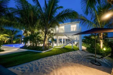 17129 Amberjack Ln, Sugarloaf Key, FL 33042
