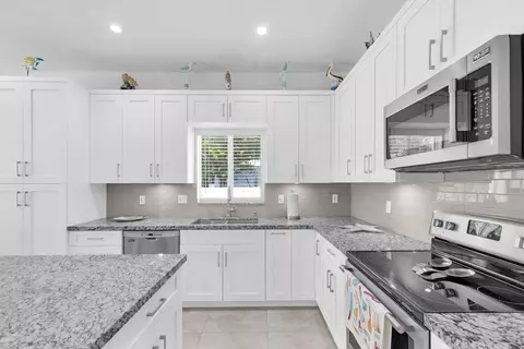 667 Colson Dr, Key Largo, FL 33037 photo 13