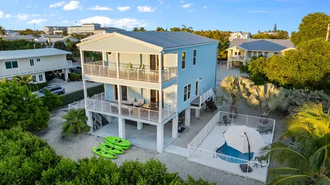 211 S Anglers Dr, Marathon, FL 33050