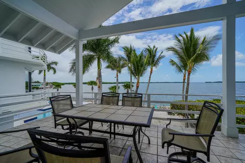 575 Hazel St, Key Largo, FL 33037