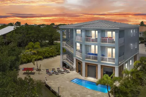 1106 Thatch Ln, Cudjoe Key, FL 33042