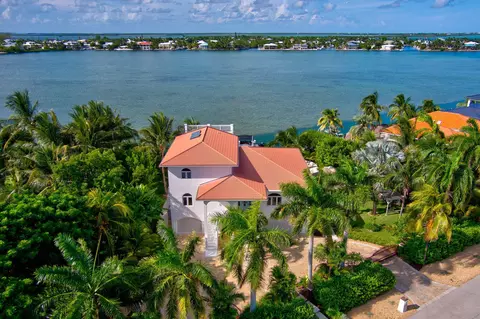 16705 Tamarind Rd, Sugarloaf Key, FL 33042