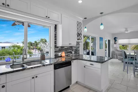304 Saint Thomas Ave, Key Largo, FL 33037 photo 14