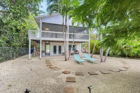 27018 Angelfish Rd, Ramrod Key, FL 33042
