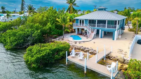 511 W Indies Dr, Ramrod Key, FL 33042