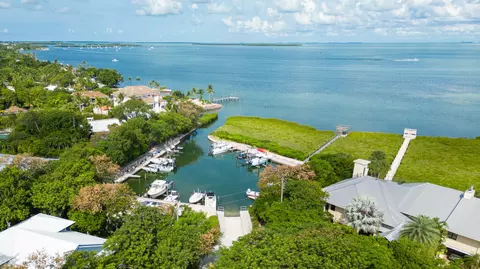 18 Flamingo Hammock Rd, Islamorada, FL 33036
