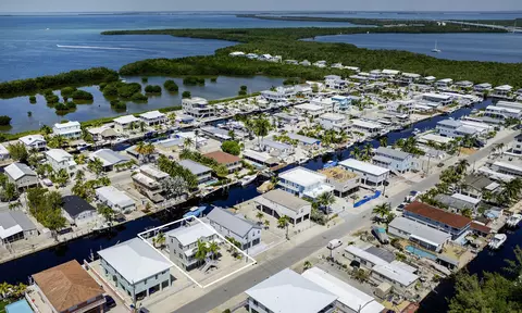 214 Lower Matecumbe Rd, Key Largo, FL 33037