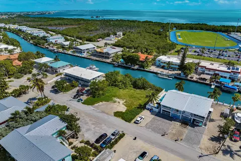 300 N Anglers Dr, Marathon, FL 33050