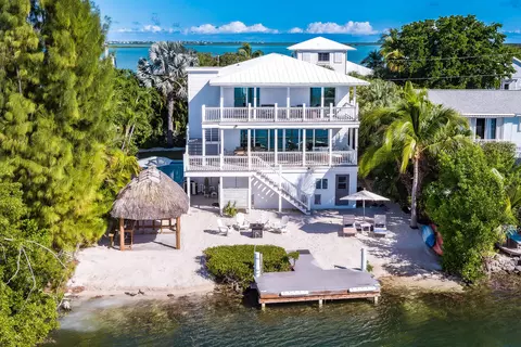 70 Bay Dr, Saddlebunch, FL 33040 photo 2