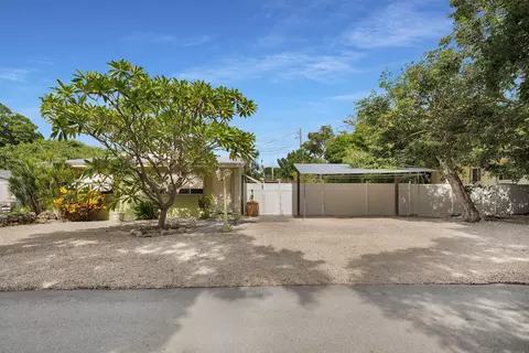 100 Broadway Ave, Tavernier, FL 33070