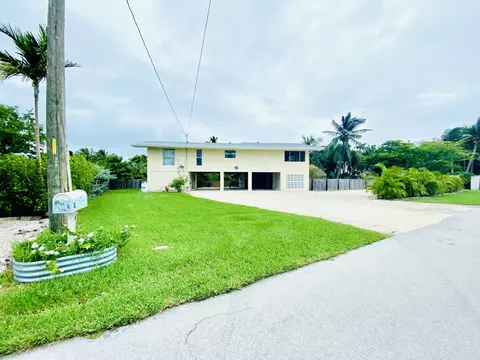 93 Venetian Way, Sugarloaf Key, FL 33042