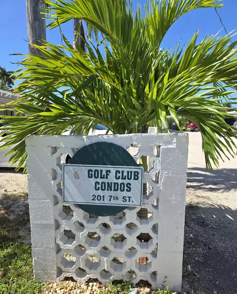201 7th St #5, Key Colony Beach, FL 33051