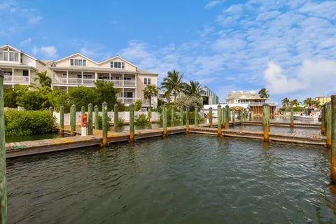 719 Eisenhower Dr #7, Key West, FL 33040