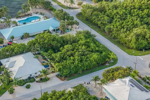 6 Nassau St, Duck Key, FL 33050