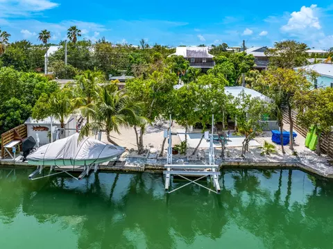 24833 Park Dr, Summerland Key, FL 33042