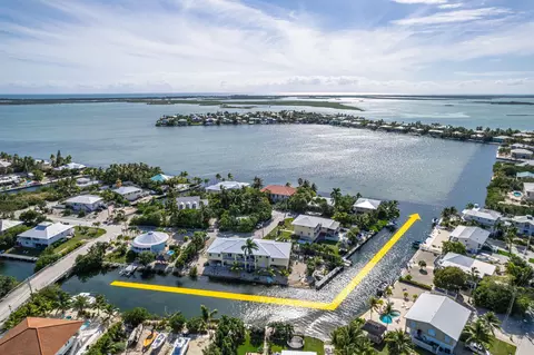 103 Shore Dr, Sugarloaf Key, FL 33042