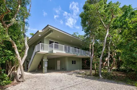 529 Beach Rd, Key Largo, FL 33037