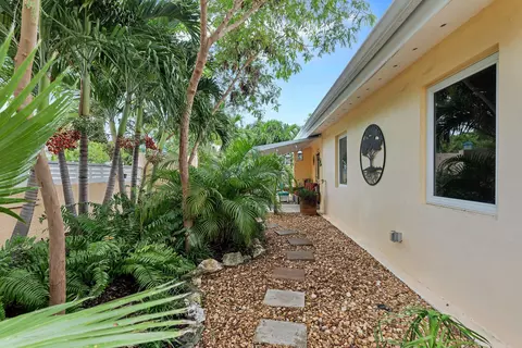 1201 Thompson St, Key West, FL 33040 photo 2