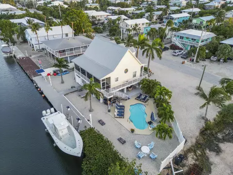 27339 St Vincent Ln, Ramrod Key, FL 33042