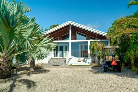 667 Cabrera St, Key Largo, FL 33037