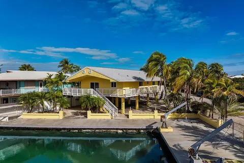 201 Dexter Ct, Tavernier, FL 33070