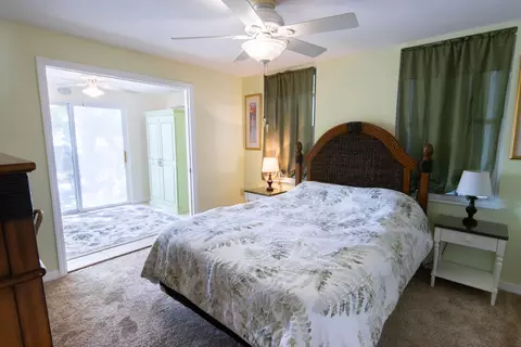 Bedroom - 29030 Iris Dr, Big Pine Key, FL 33043 photo 1 of 5