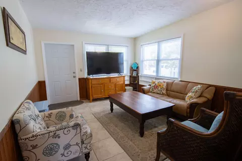 Living - 29030 Iris Dr, Big Pine Key, FL 33043 photo 1 of 2