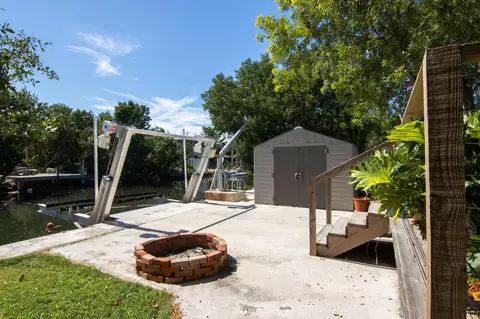 Exterior - 29030 Iris Dr, Big Pine Key, FL 33043 photo 6 of 8