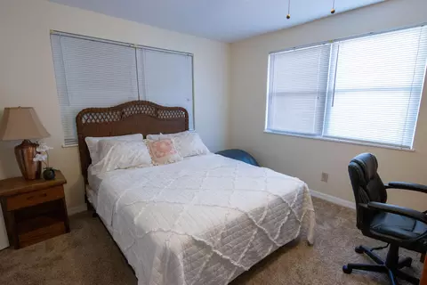 Bedroom - 29030 Iris Dr, Big Pine Key, FL 33043 photo 4 of 5