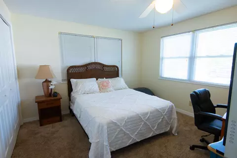 Bedroom - 29030 Iris Dr, Big Pine Key, FL 33043 photo 3 of 5