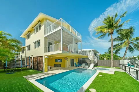 264 S Coconut Palm Blvd, Tavernier, FL 33070