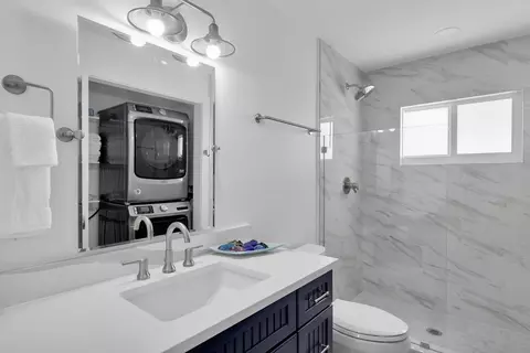 Bath - 138 Brian Rd, Marathon, FL 33050 photo 5 of 5