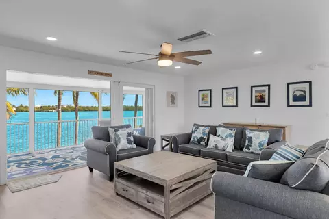 Living - 138 Brian Rd, Marathon, FL 33050 photo 2 of 6