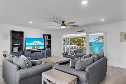 Living - 138 Brian Rd, Marathon, FL 33050 photo 3 of 6