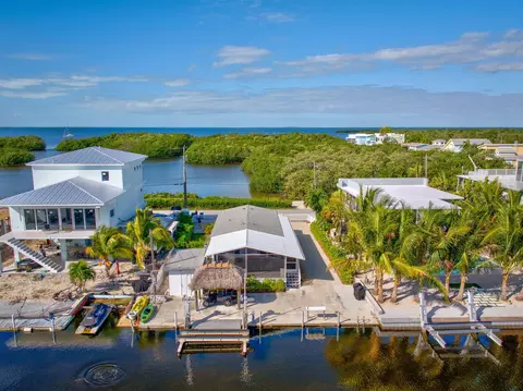 181 Grassy Rd, Key Largo, FL 33037