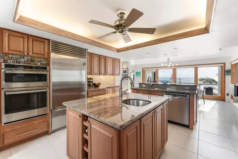 Kitchen - 133 Sunset Dr, Islamorada, FL 33036 photo 3 of 3