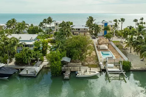 View/Area - 133 Sunset Dr, Islamorada, FL 33036 photo 5 of 17