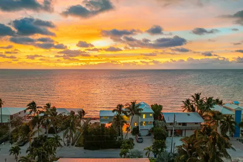 View/Area - 133 Sunset Dr, Islamorada, FL 33036 photo 7 of 17