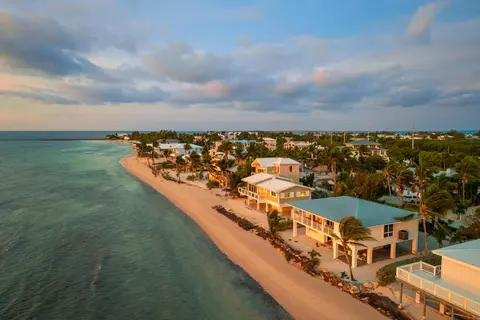 View/Area - 133 Sunset Dr, Islamorada, FL 33036 photo 1 of 17