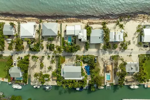 View/Area - 133 Sunset Dr, Islamorada, FL 33036 photo 10 of 17