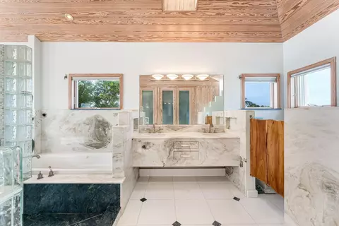 Bath - 133 Sunset Dr, Islamorada, FL 33036 photo 3 of 5