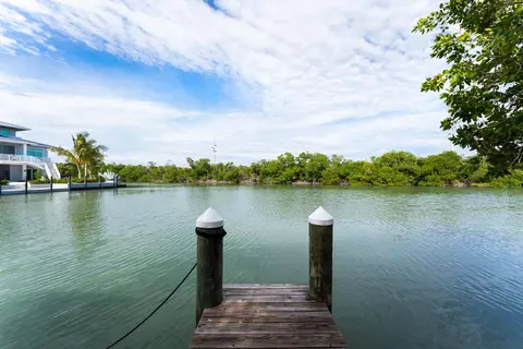 View/Area - 133 Sunset Dr, Islamorada, FL 33036 photo 2 of 17