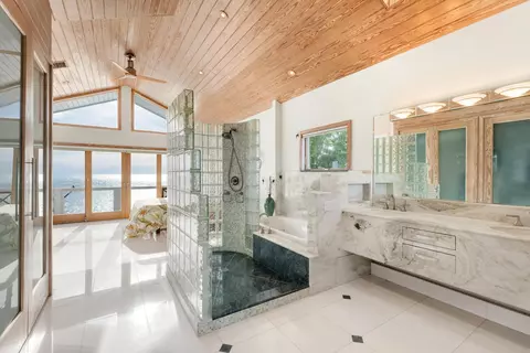 Bath - 133 Sunset Dr, Islamorada, FL 33036 photo 1 of 5