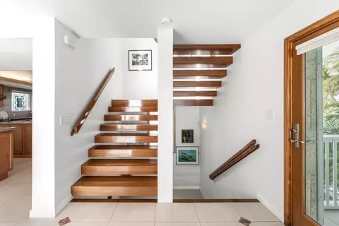 Entry Way - 133 Sunset Dr, Islamorada, FL 33036 photo 4 of 6
