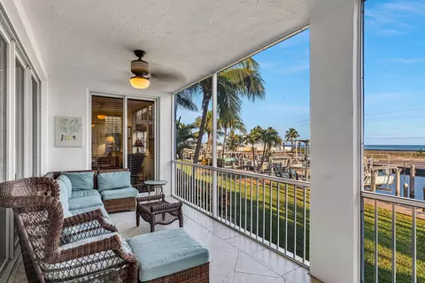 101 Gulfview Dr #114D & 30' BOAT  WITH LIFT, Islamorada, FL 33036