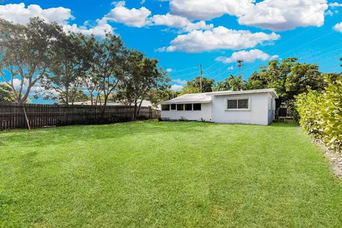 115 Harbor Dr, Key Largo, FL 33037 photo 2