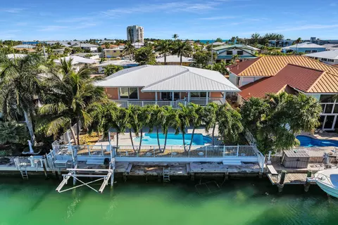 271 4th St, Key Colony, FL 33051
