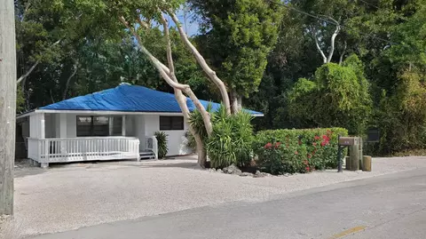 252 Bay Dr, Key Largo, FL 33037
